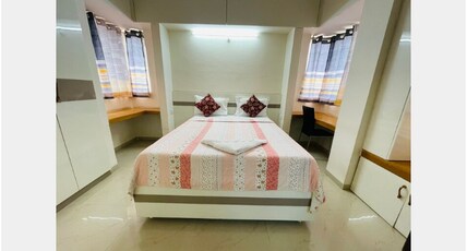 Cosmos Luxury 1 BHK Apartment in Kharadi Room Type - Spacious 1BHK Suite Private Balcony and Pantry Free Breakfast