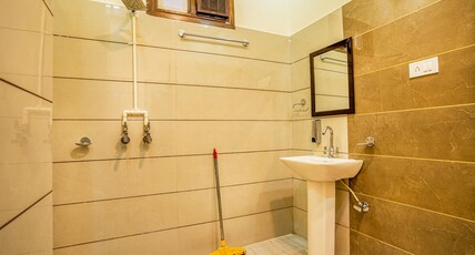 goSTOPS Amritsar Chatiwind Gate Room Type - Bed in 12 Bed Mixed AC Dormitory Room with Ensuite Bathroom - UPPER BED goSTOPS Amritsar Chatiwind Gate Room Type - Bed in 12 Bed Mixed AC Dormitory Room with Ensuite Bathroom - UPPER BED