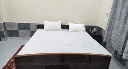 The Loard Rama palace Room Type - AC Triple Bed Room