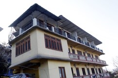 Peaceful Himalayan village homestay retreat stay