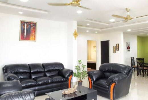 Arrow Lake View | Rooms in an Apartment