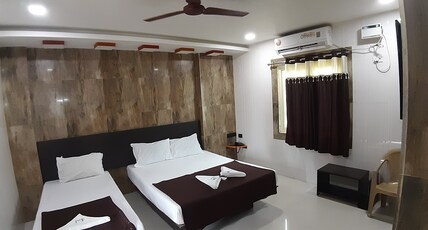 Hotel SAARA Room Type - King Suite Three bedded room