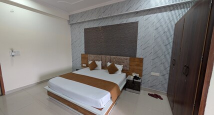 Hotel BGM and Restaurant Room Type - Deluxe Room