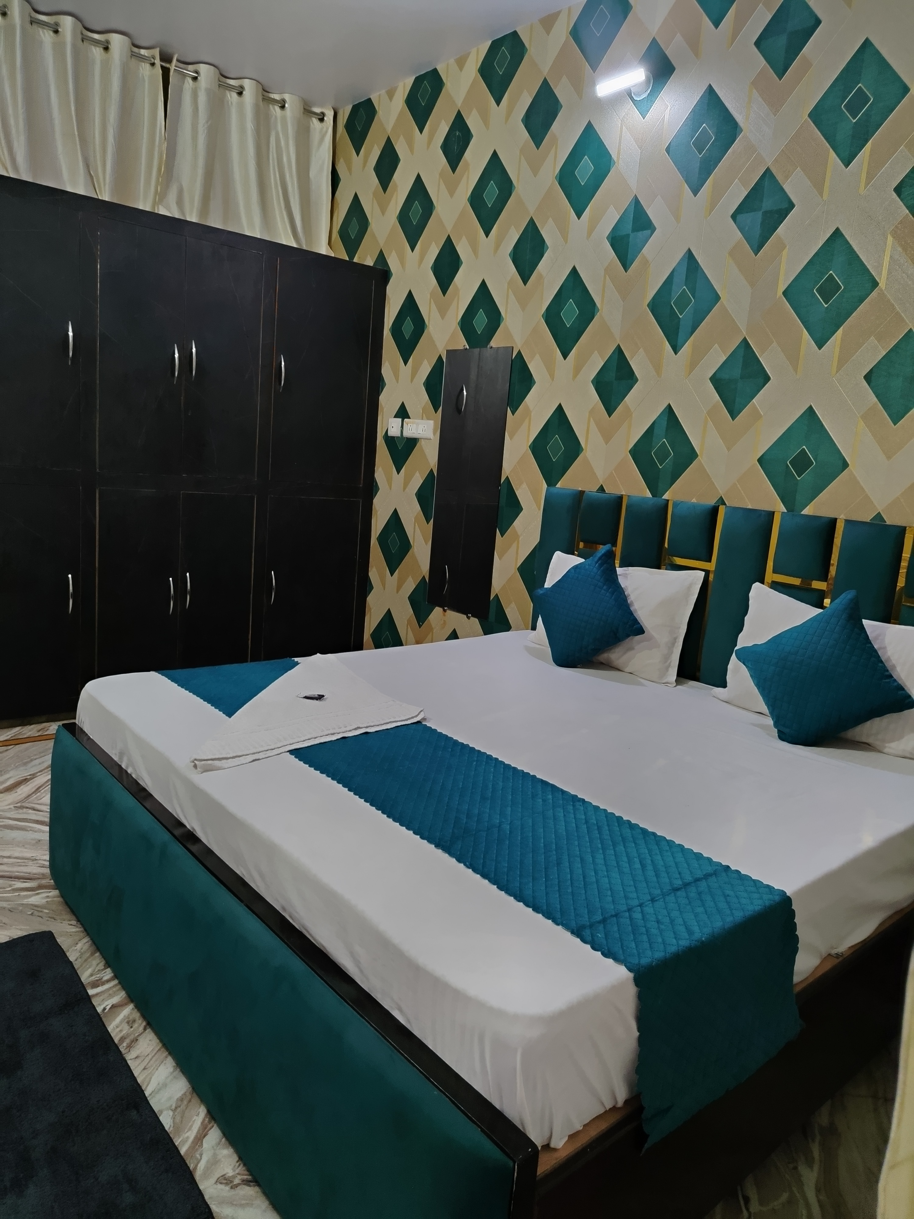 Pinaki guest house - Tap to explore photos