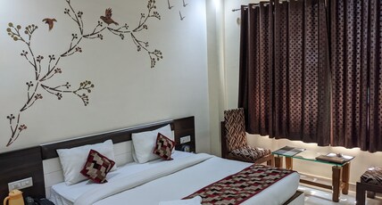 Hotel Silver Leaf Room Type - Gold