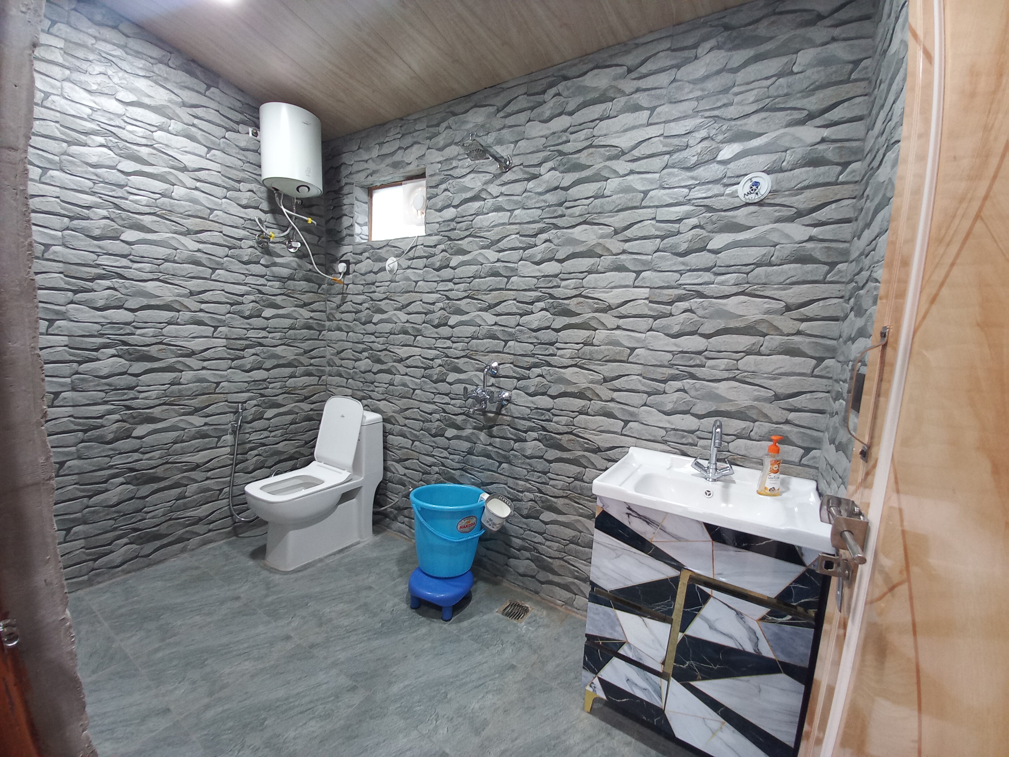 Ashirwad Homestay - Tap to explore photos