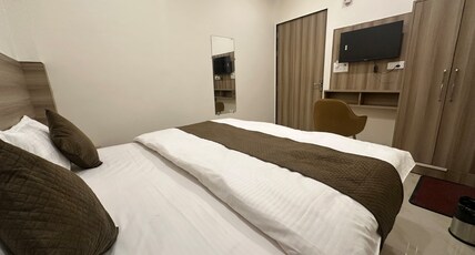 Hotel Vrinda Shridhar Room Type - Deluxe Room