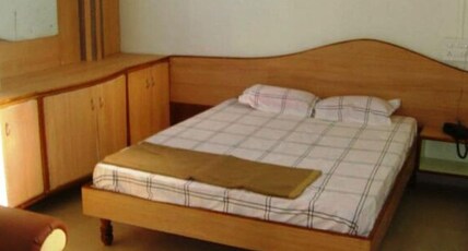 Hotel Santosh Palace  Room Type - Ac Deluxe