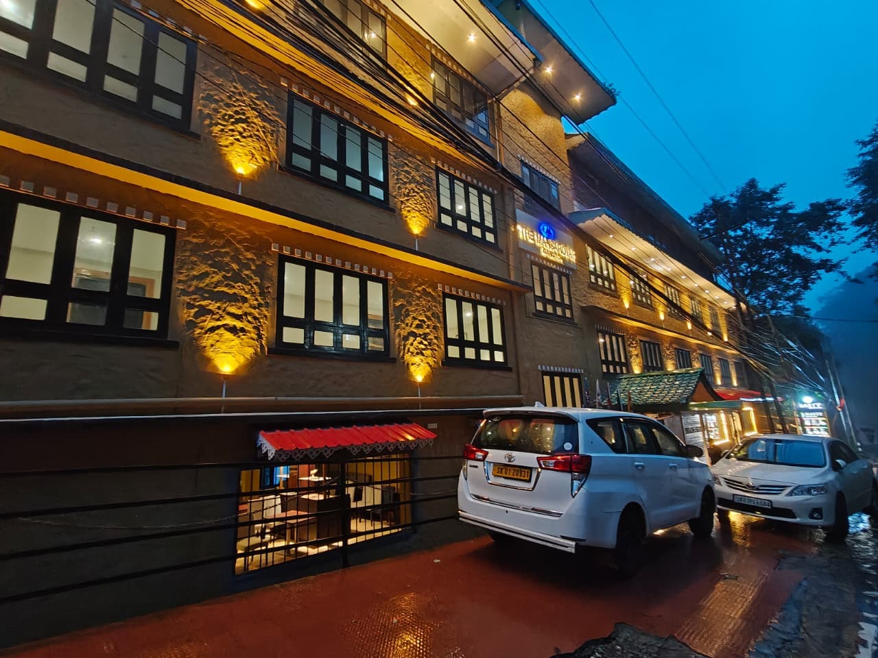 THE MANSAROVAR HOTEL AND BANQUET - Tap to explore photos