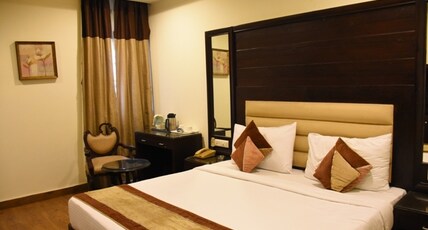 AARON RESIDENCY, KAILASH COLONY Room Type - Twin Deluxe Room