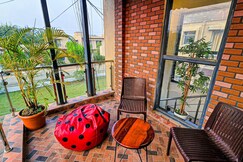 Rhythm 84 cozy 2bhk near Imagica with plunge pool
