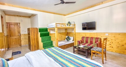 Hotel Aman Palace By Hotel Malabar Room Type - Quad room