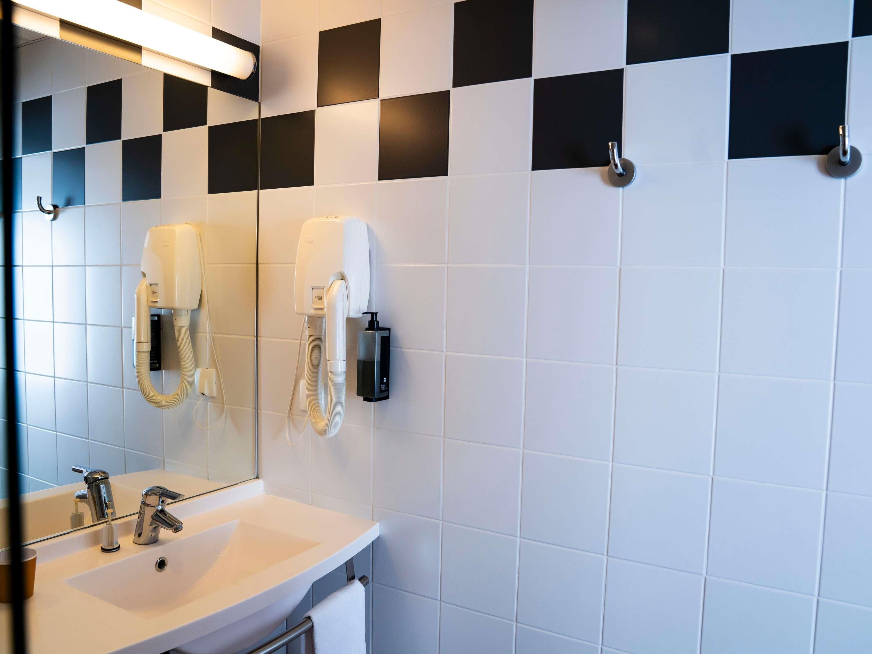 ibis Styles Bourbon Lancy - Tap to explore photos