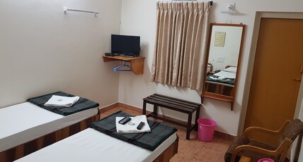 Sri Kumara Lodge Room Type - Deluxe Single Room Non AC
