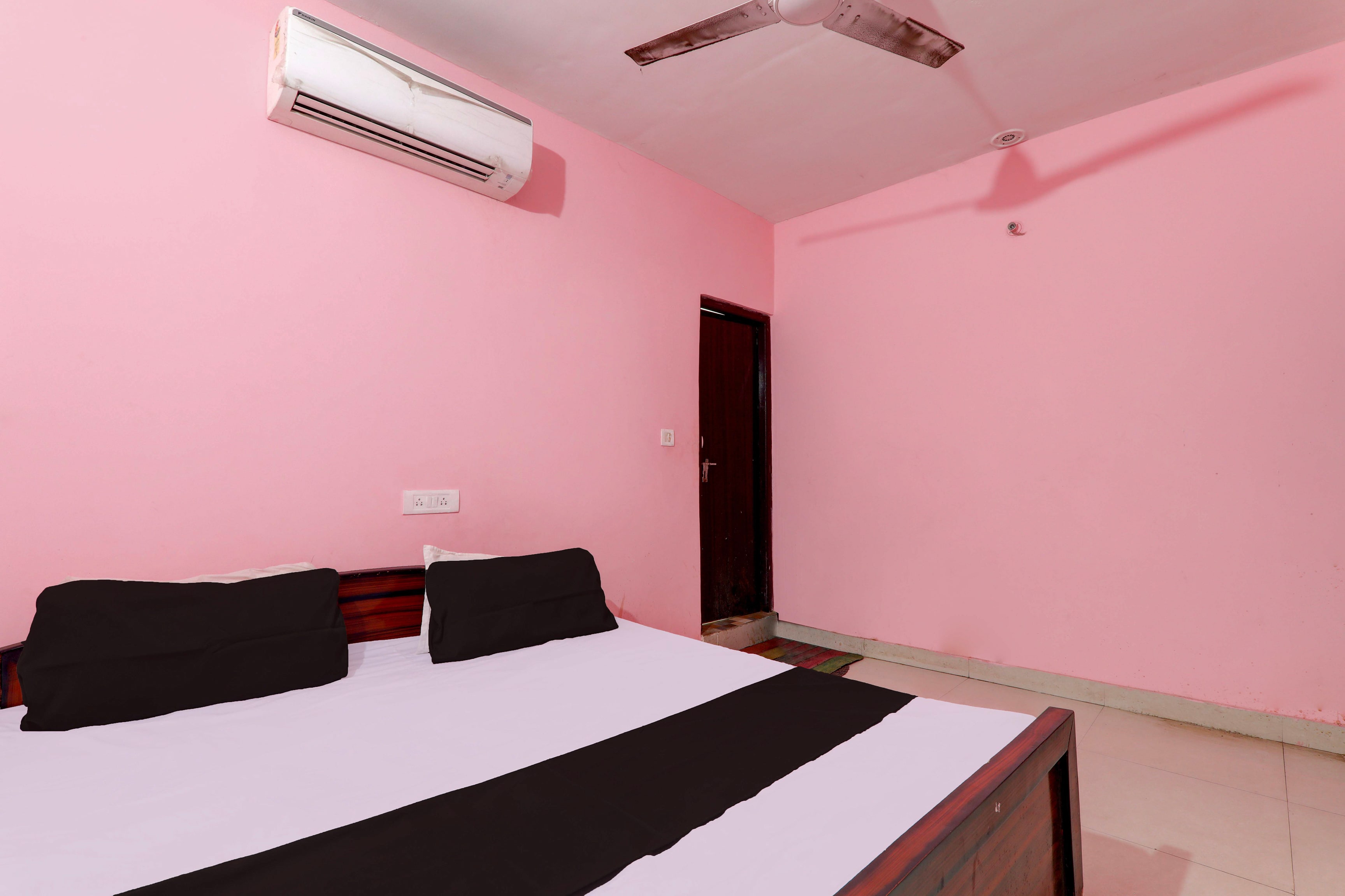Hotel O by OYO Avadh - Tap to explore photos