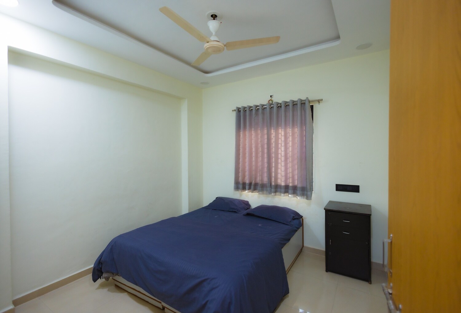 Cozy 2BHK Home away from Home Sleek Central - Tap to explore photos