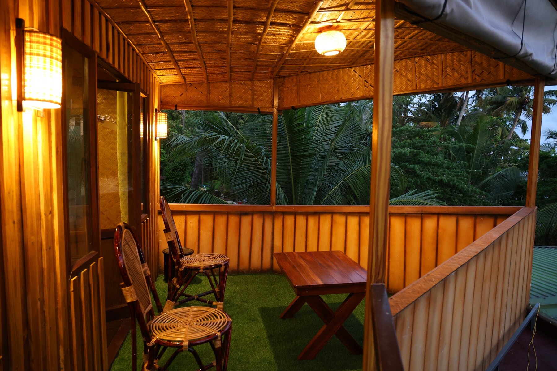 Riverine Homestay - Tap to explore photos