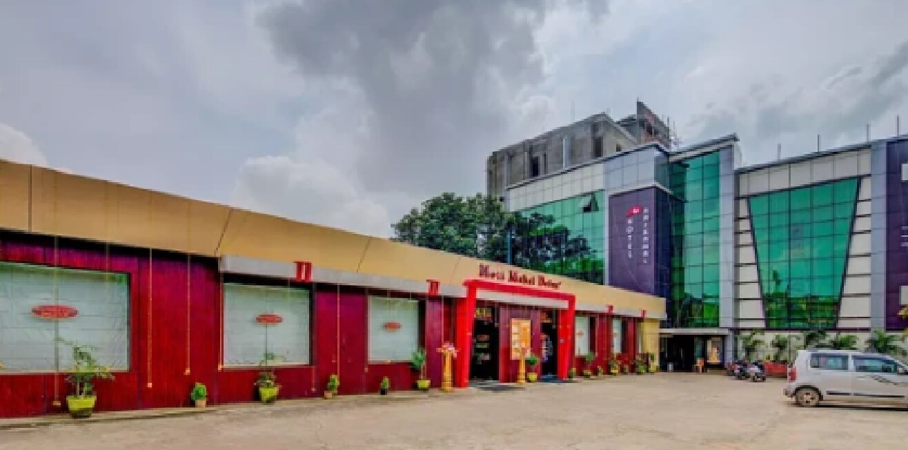 Hotel Raj Vilas - Tap to explore photos
