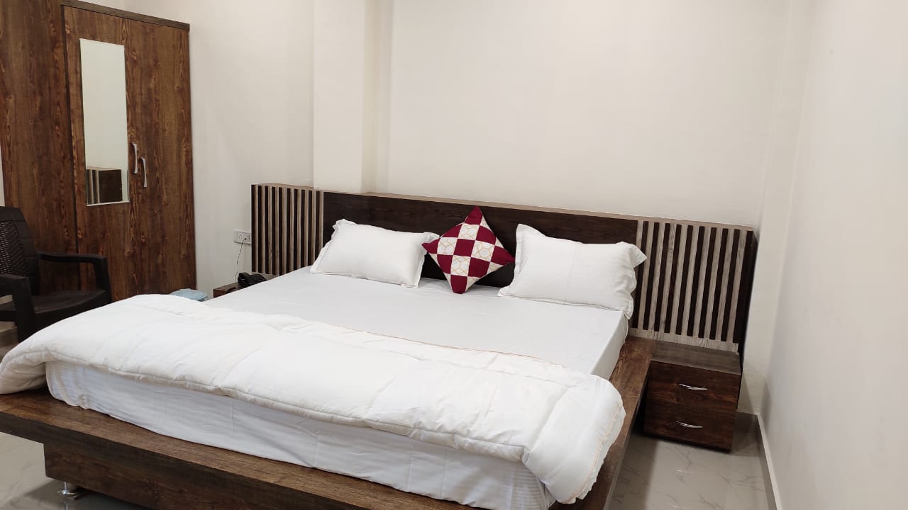 Hotel Heaven - Tap to explore photos