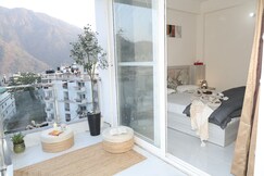 SolSky Haus Minimal Sky View Stay in Tapovan