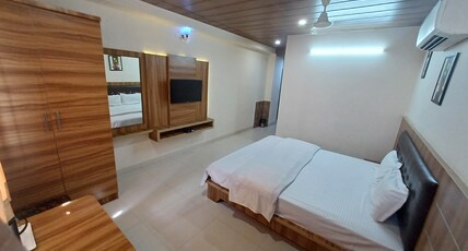 Star Inn Room Type - Deluxe Double Room
