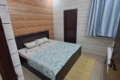 Vrindavan Gharonda HOME Stay