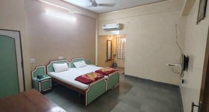 Hotel Shanti Palace Room Type - AC CLASSIC  ROOM