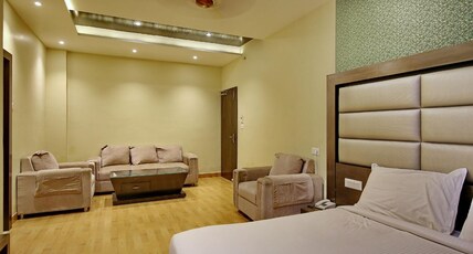Hardik Resort 50 metres from Raja Ram Temple, Orchha. Room Type - Super Deluxe Room with Bathtub Hardik Resort 50 metres from Raja Ram Temple, Orchha. Room Type - Super Deluxe Room with Bathtub