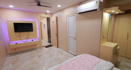 Hotel Royal (Fazalganj Chauraha) Room Type - Deluxe AC Room