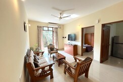 Spacious 2BHK Apartment with pool 5 mins to beach