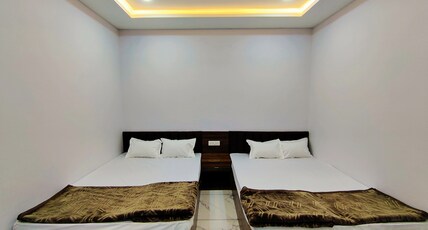 Hotel Laxmi palace and restaurant Room Type - Four Bed AC Room