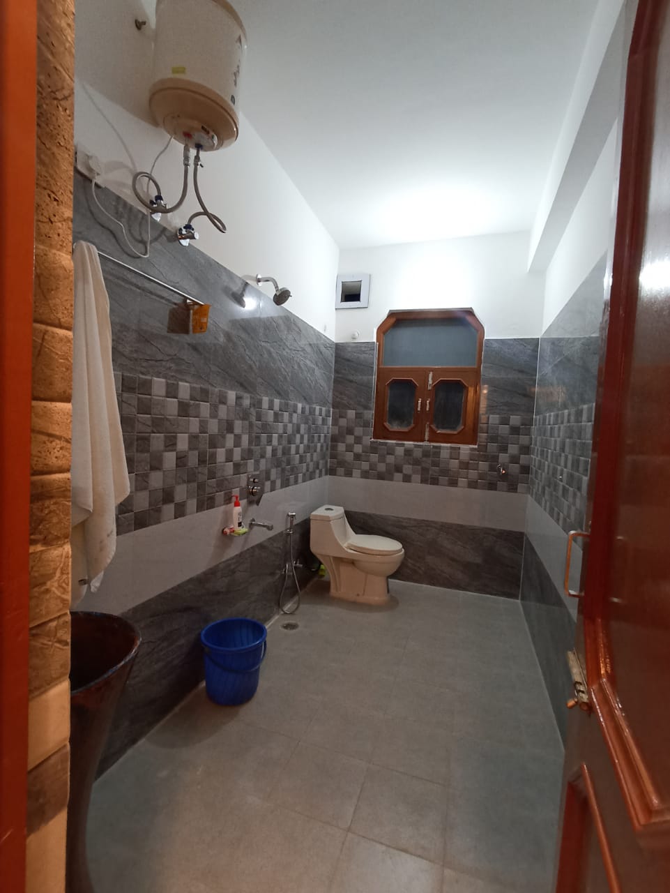 Kasauli Mountain Home Stay - Tap to explore photos
