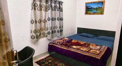 Hezitt Stays | 1KM From AIIMS Hospital Room Type - Smart AC