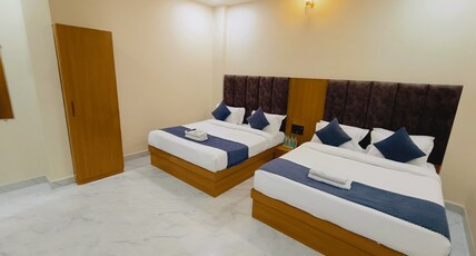 Hotel Hari Sajan Room Type - Deluxe Quadruple Room