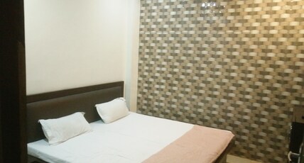 HOTEL SHREE  PALACE Room Type - NON AC DELUXE ROOM