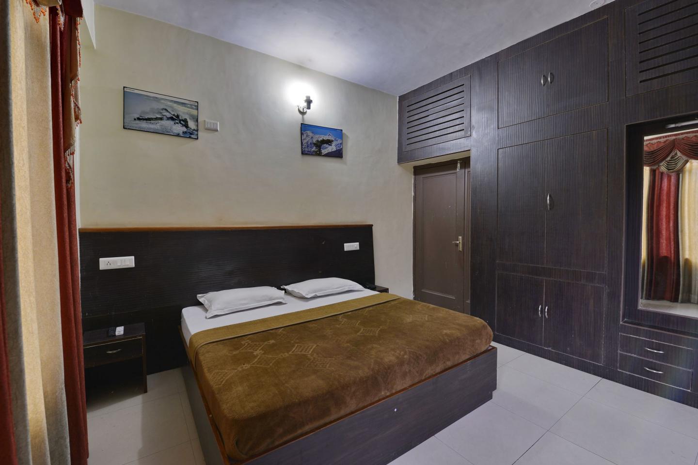 HOTEL KANNAN CASTLE - Tap to explore photos