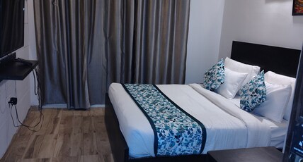 Hotel Royal Serenity Room Type - deluxe room