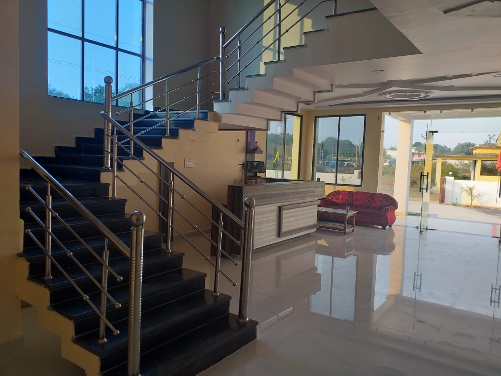 Hotel Samrat Palace  - Tap to explore photos