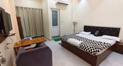 Raghuvanshi inn Room Type - Deluxe Room with Air Conditioning