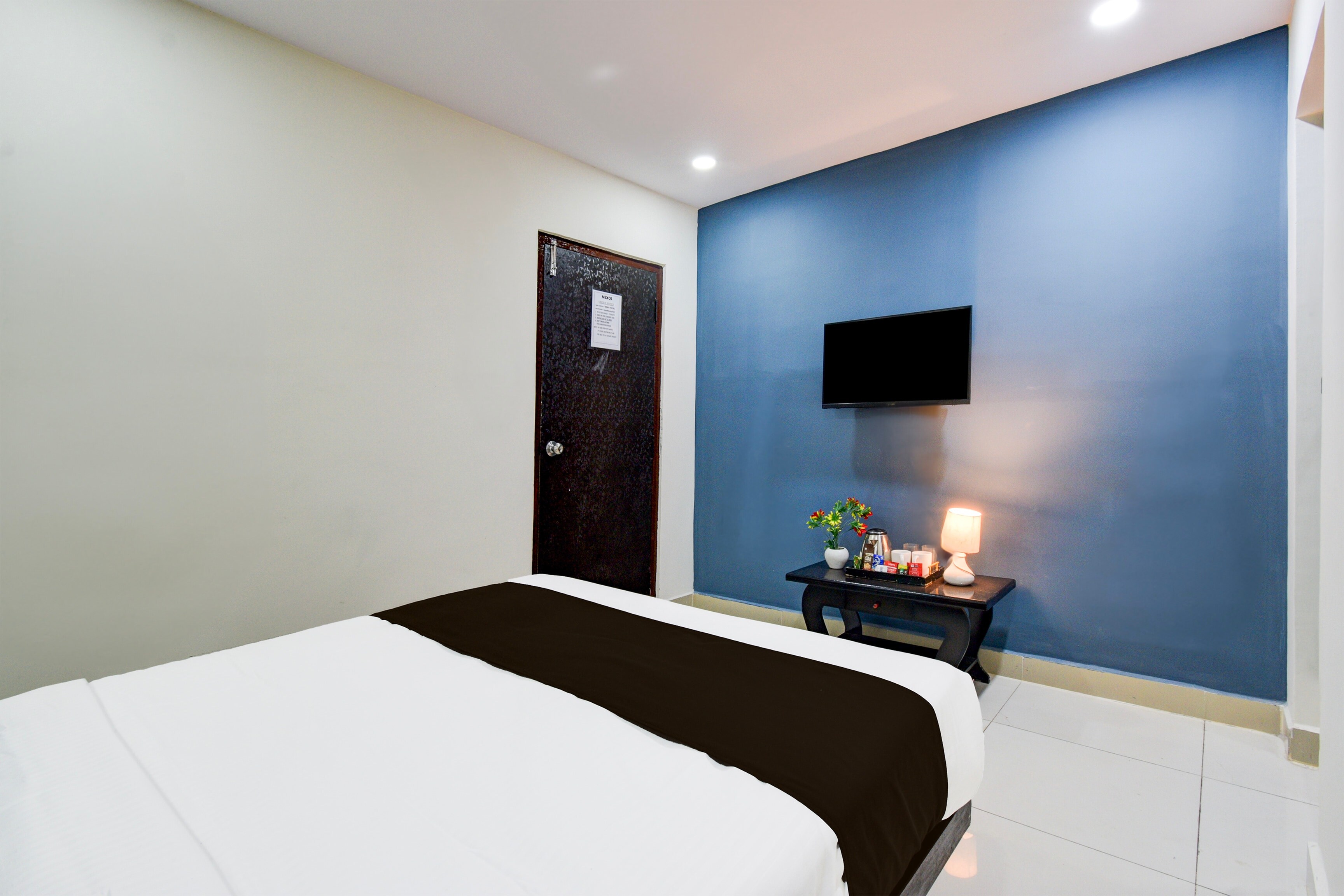 HOTEL O NEXOS UNIQUE SUITES - Tap to explore photos