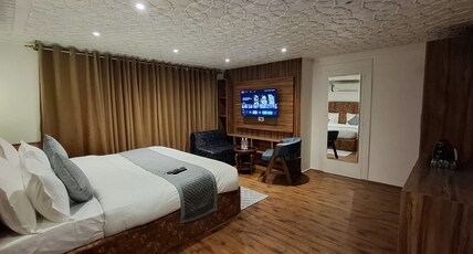 Hotel Kashmir Breeze, Srinagar Room Type - Super Deluxe Room
