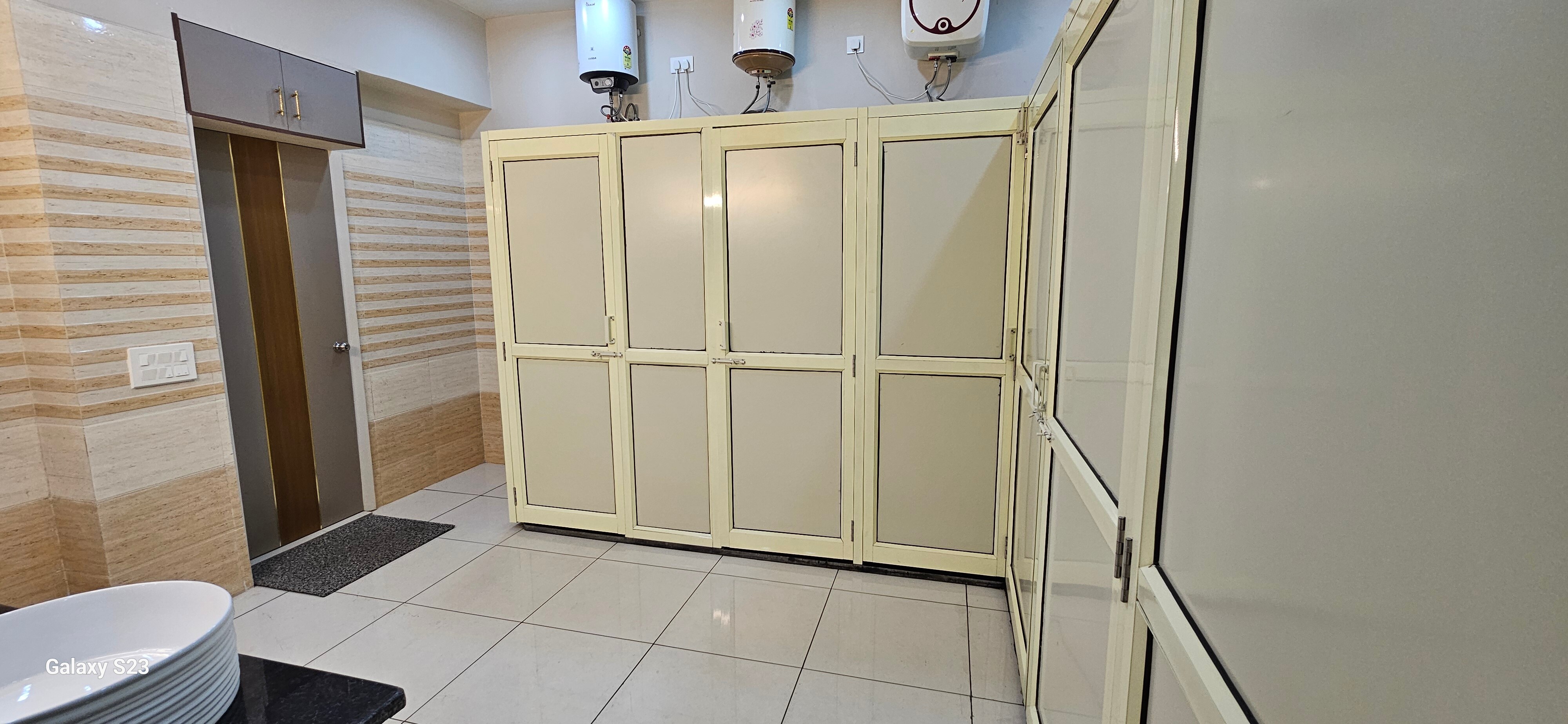 ROYAL STAY INN THE LUXURIOUS AC DORMITORY - Tap to explore photos