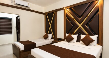 Hotel Shadow Regency Room Type - Executive Triple Room with Air Conditioning Hotel Shadow Regency Room Type - Executive Triple Room with Air Conditioning