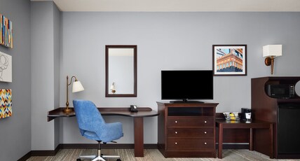 Hampton Inn & Suites Tulsa South Bixby Room Type - 1 KING BED NONSMOKING