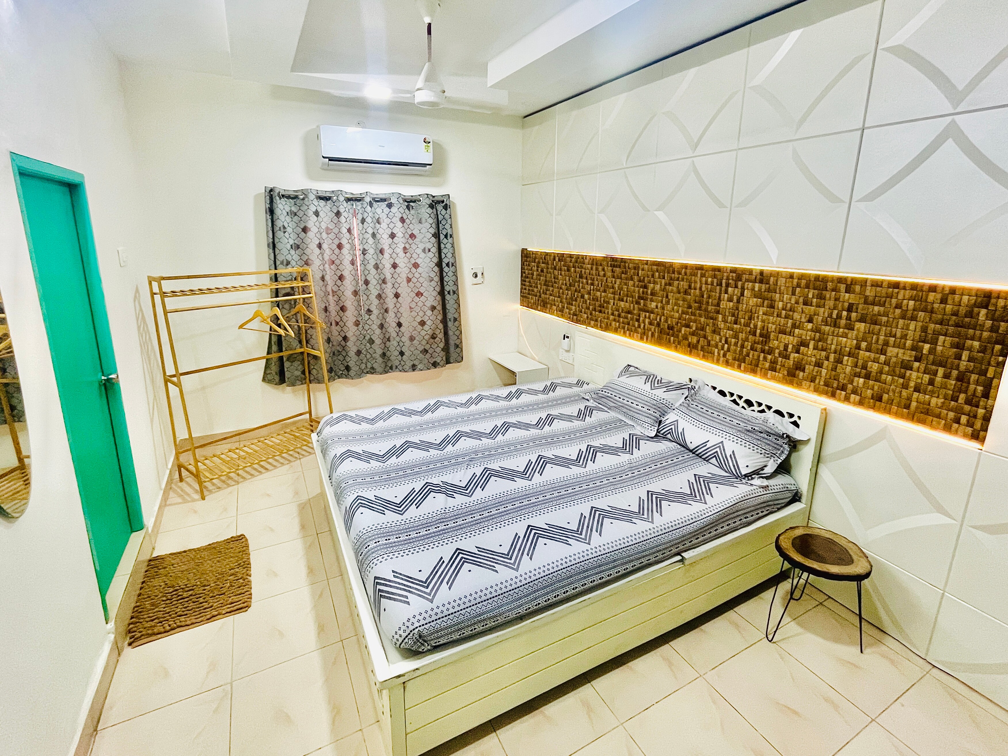 Teal Doors 2BHK Superbly Furnished - Tap to explore photos