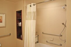 Hampton Inn & Suites Indianapolis Airport