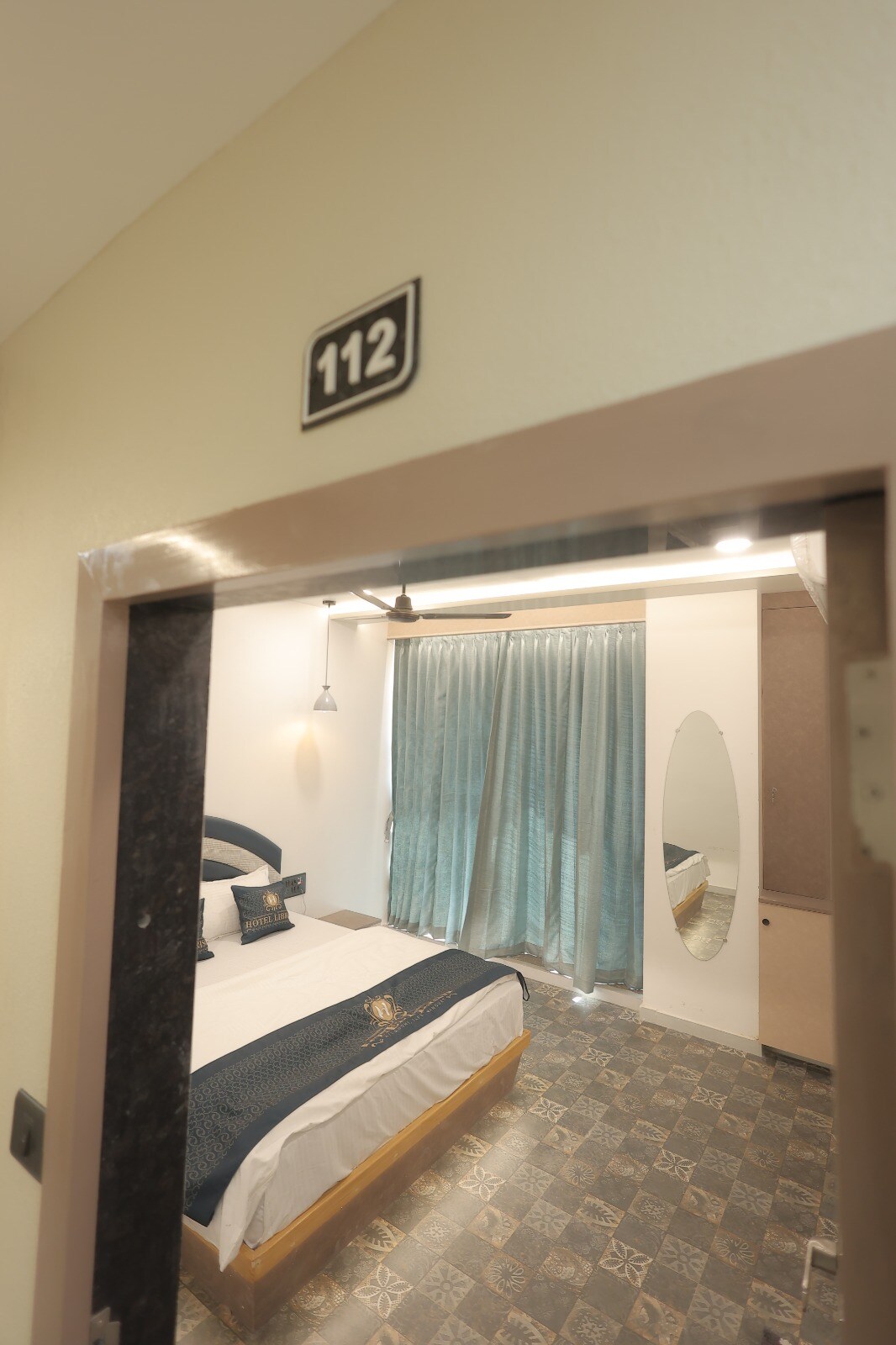 Hotel The Librish - Tap to explore photos