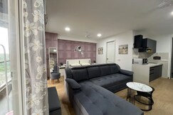 Luxury Airport Studio 500 mtr from Airport