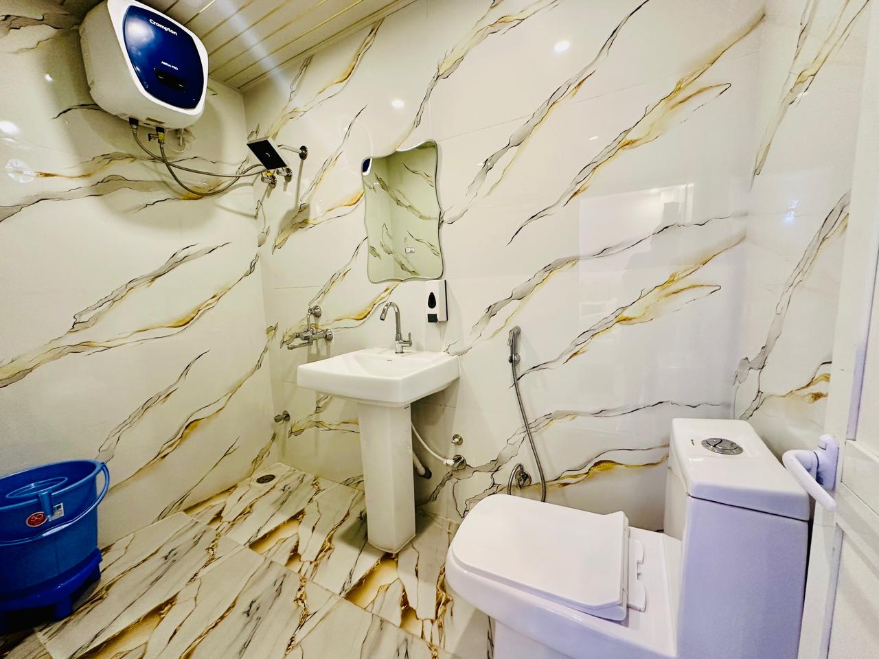 HOTEL EAGLE PALACE - Tap to explore photos