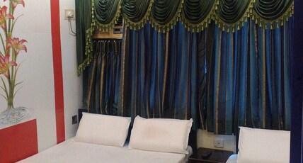 Hotel Madhav Room Type - 3 Bed AC Room